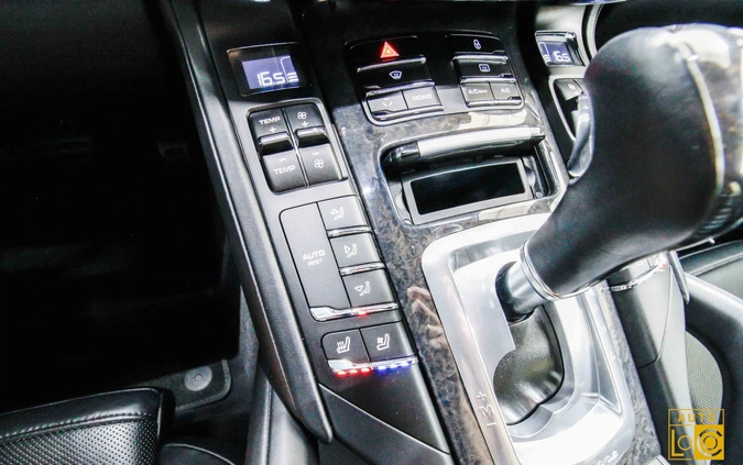 Porsche Cayenne cena 117777 przebieg: 111000, rok produkcji 2012 z Jedlicze małe 781